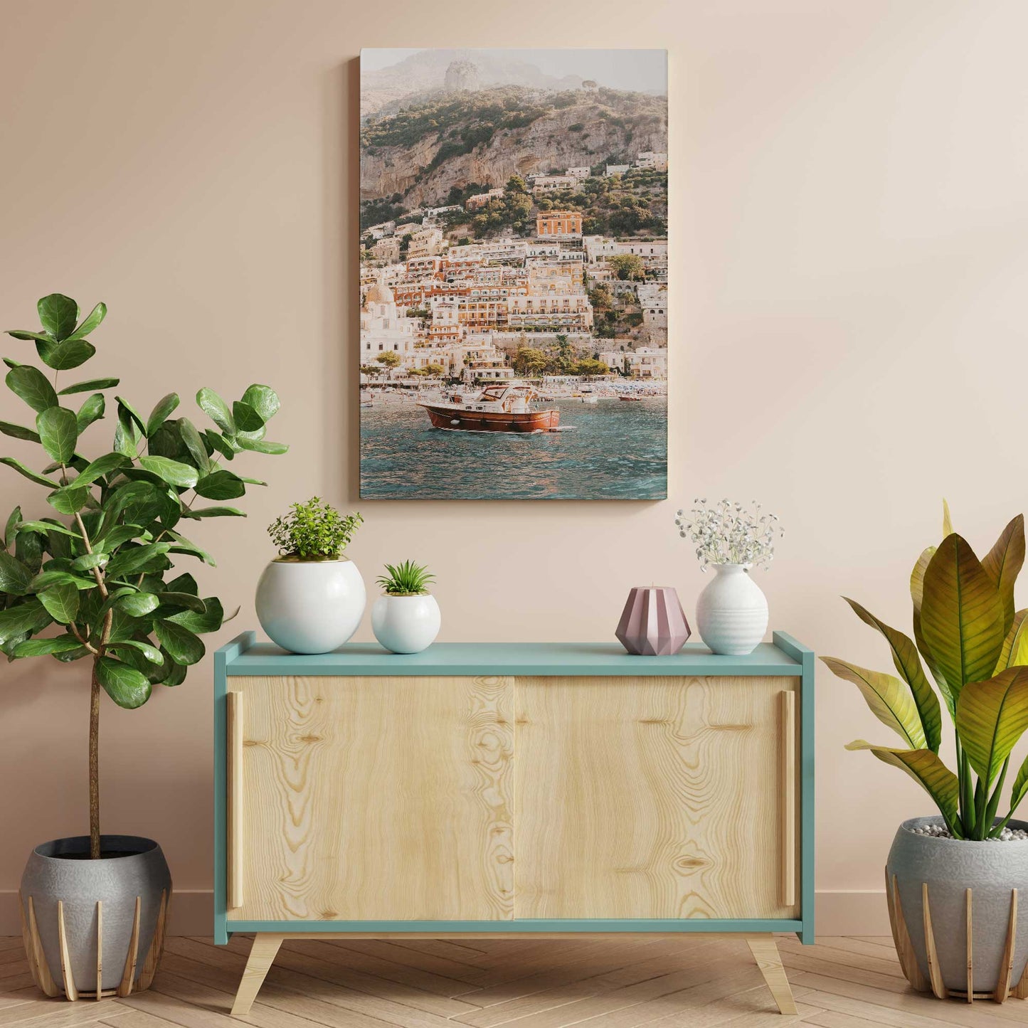 [LIFESTYLE],[SPECIAL],  Picture of art in a room