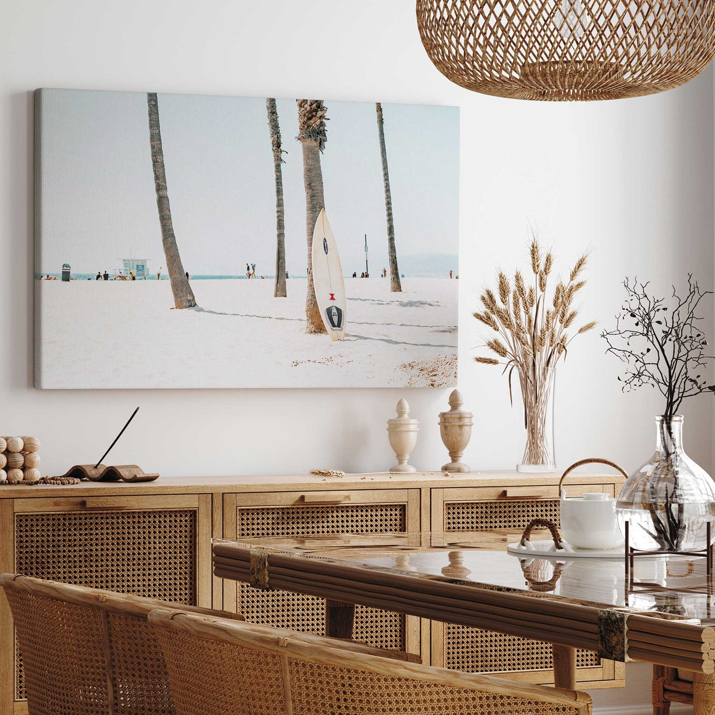 [LIFESTYLE],[SPECIAL],  Picture of art in a room