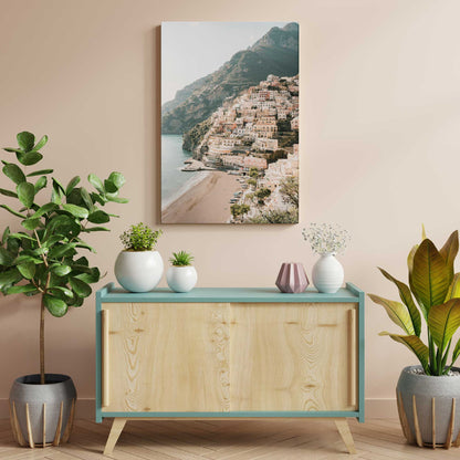 [LIFESTYLE],[SPECIAL],  Picture of art in a room