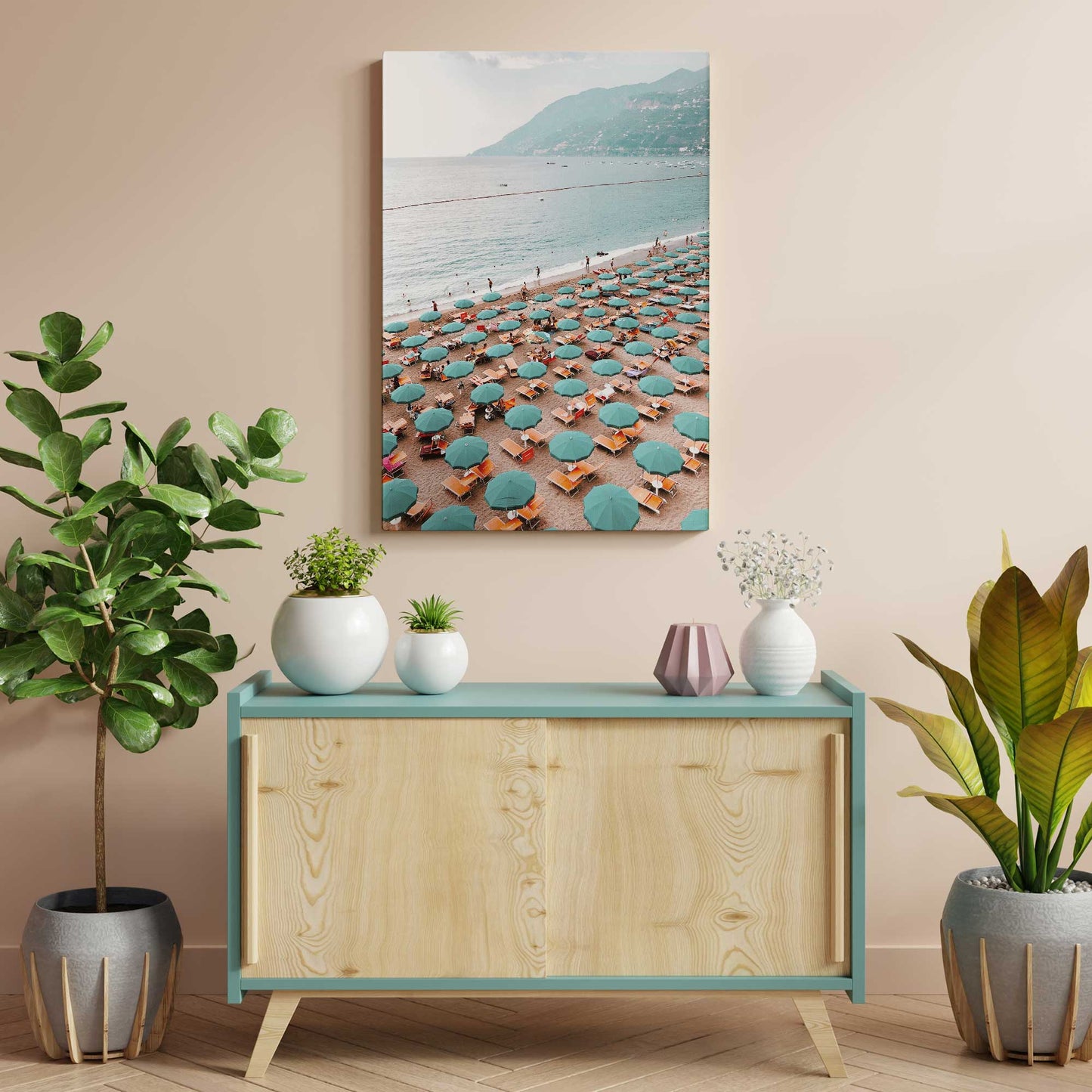 [LIFESTYLE],[SPECIAL],  Picture of art in a room