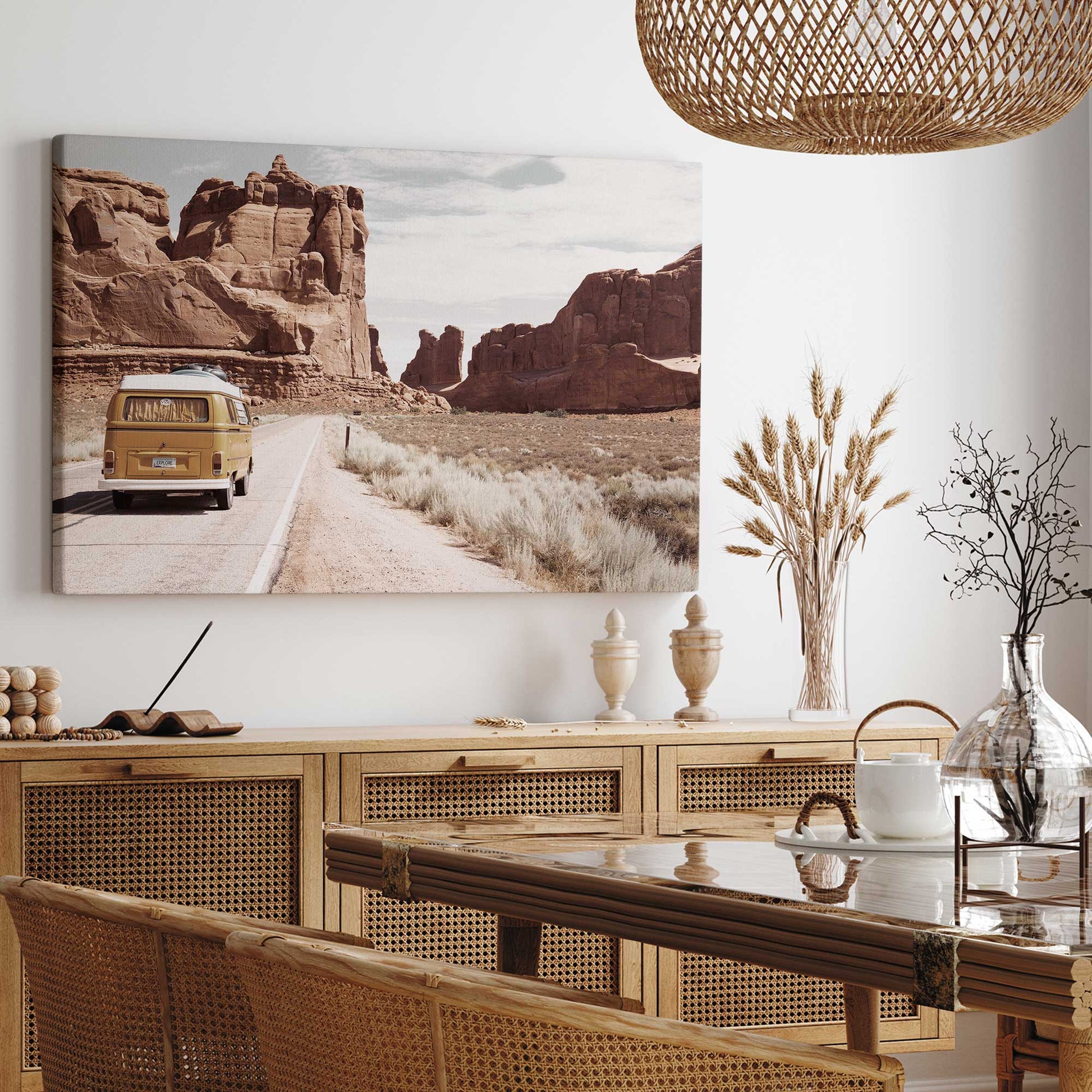 [LIFESTYLE],[SPECIAL],  Picture of art in a room