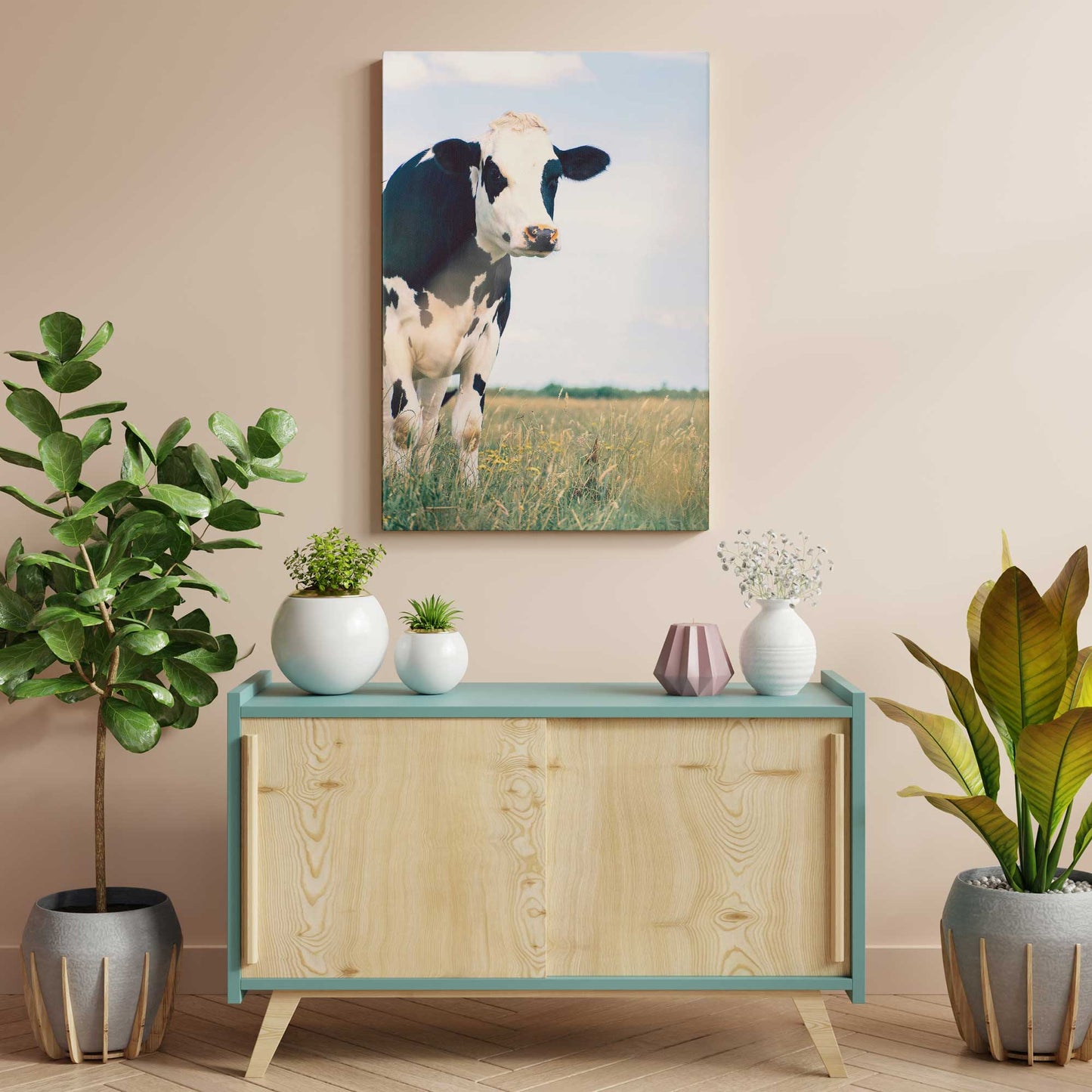 [LIFESTYLE],[SPECIAL],  Picture of art in a room
