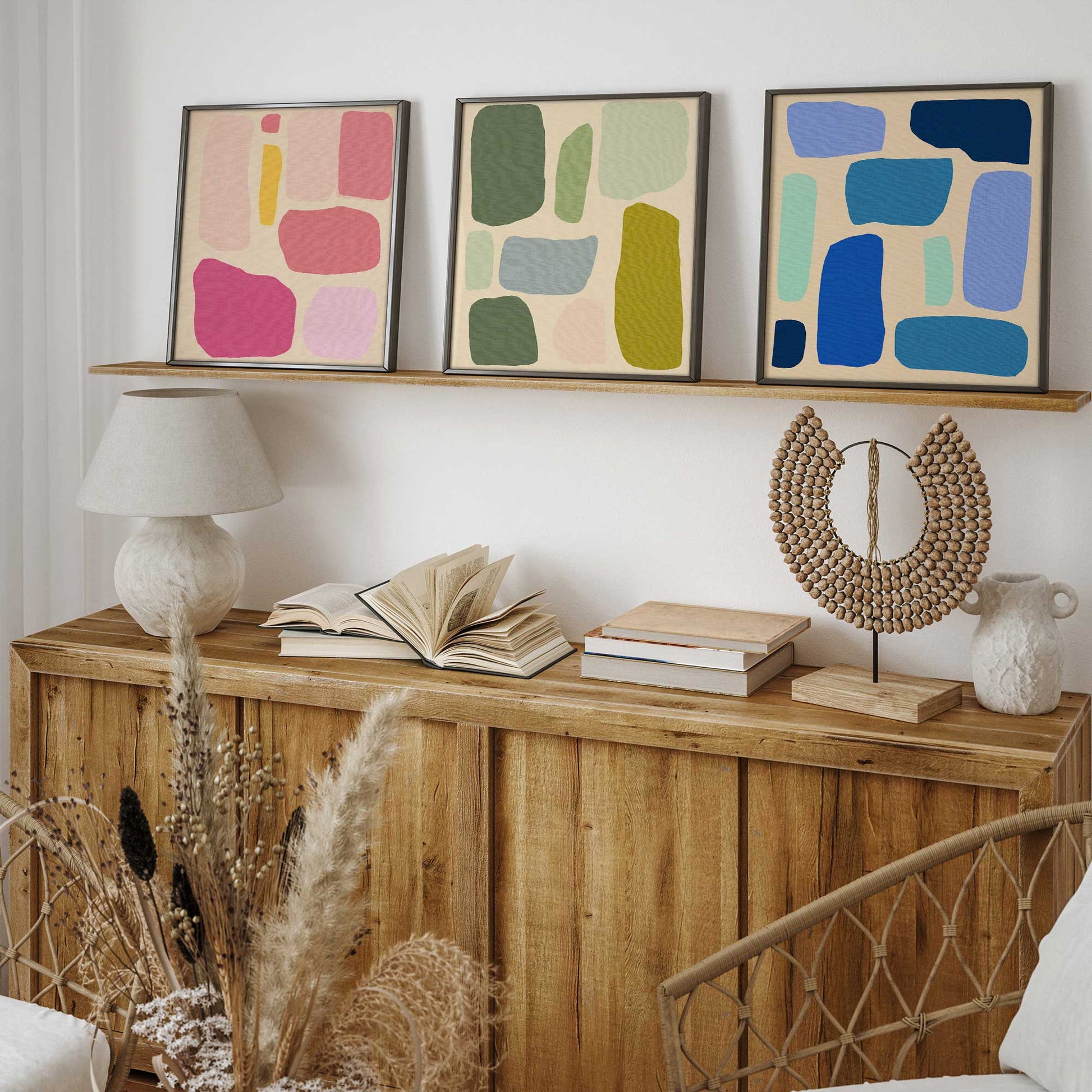 [LIFESTYLE],[SPECIAL],Picture of art in a room