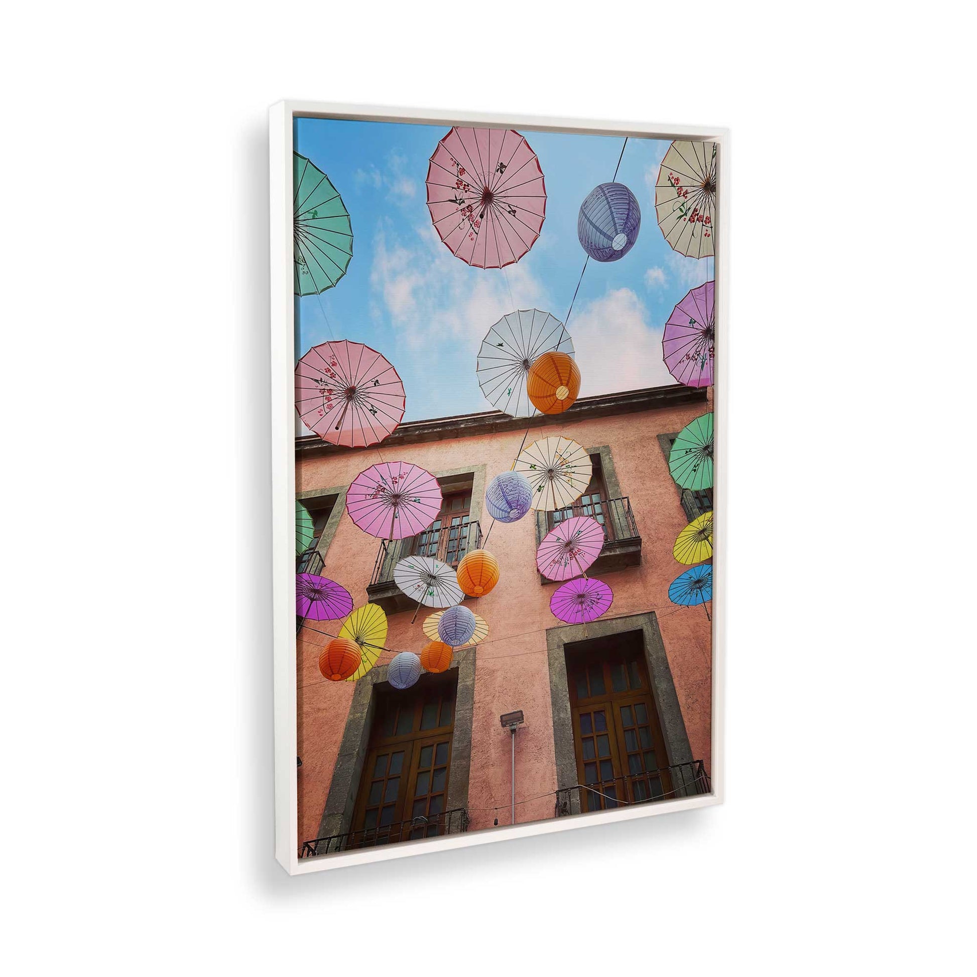 [Color:Opaque White], Picture of the corner of the art