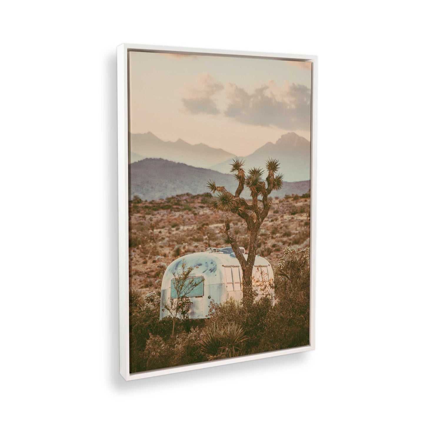 [Color:Opaque White], Picture of the corner of the art