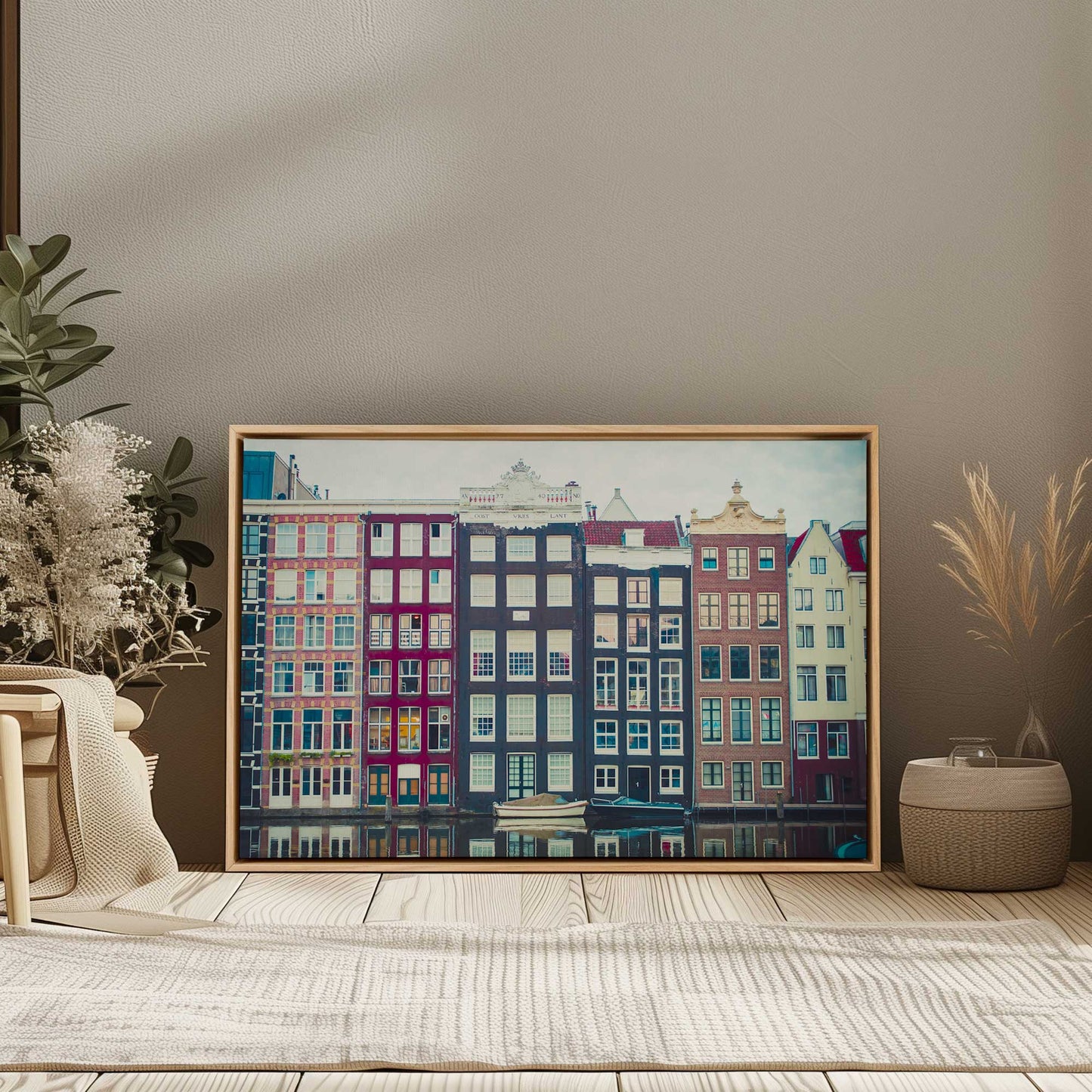 [LIFESTYLE],[SPECIAL], Art in a room