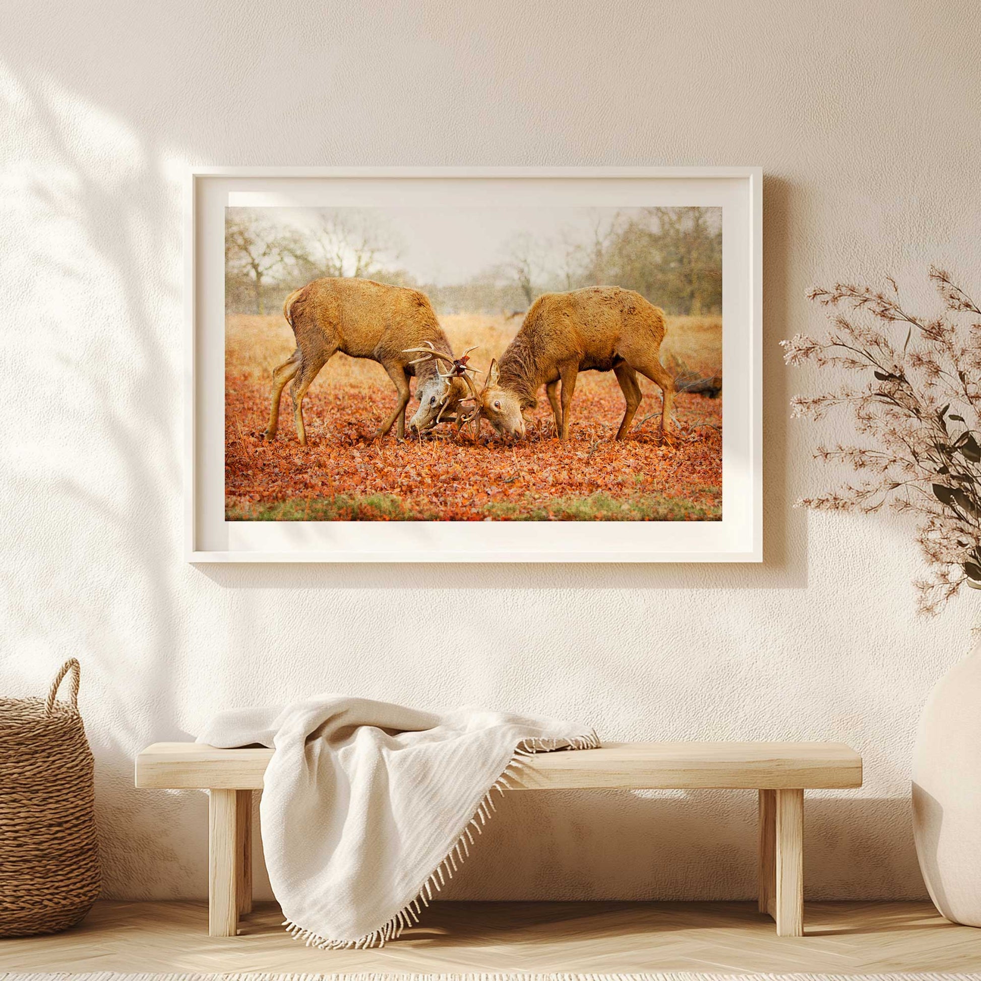 [LIFESTYLE],[SPECIAL],  Picture of art in a roo