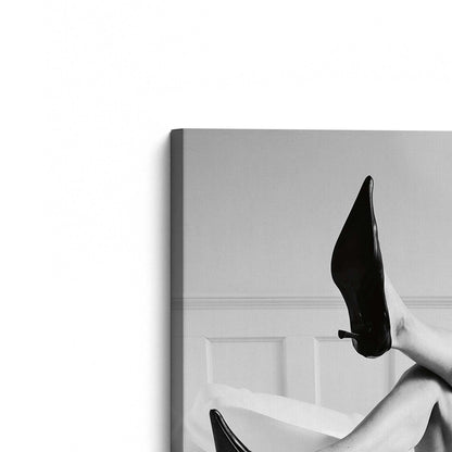 [Color:Stretched Canvas], Picture of the corner of the art