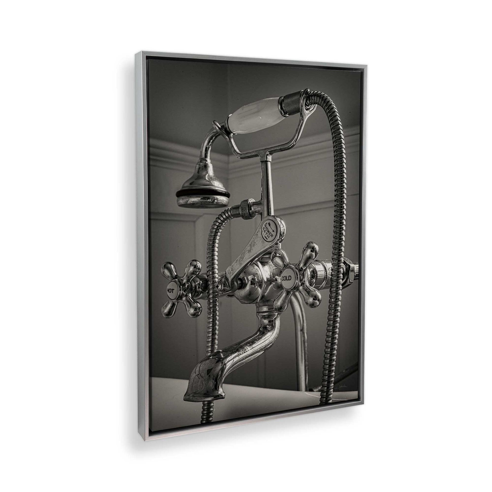 [Color:Polished Chrome], Picture of the corner of the art