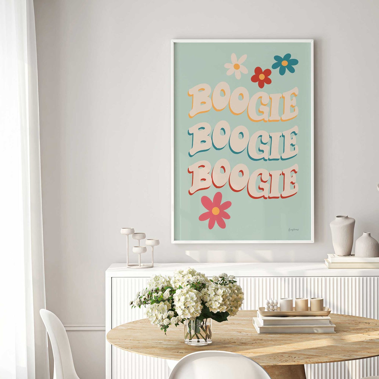 [SPECIAL],[LIFESTYLE], Picture of art hanging in a room