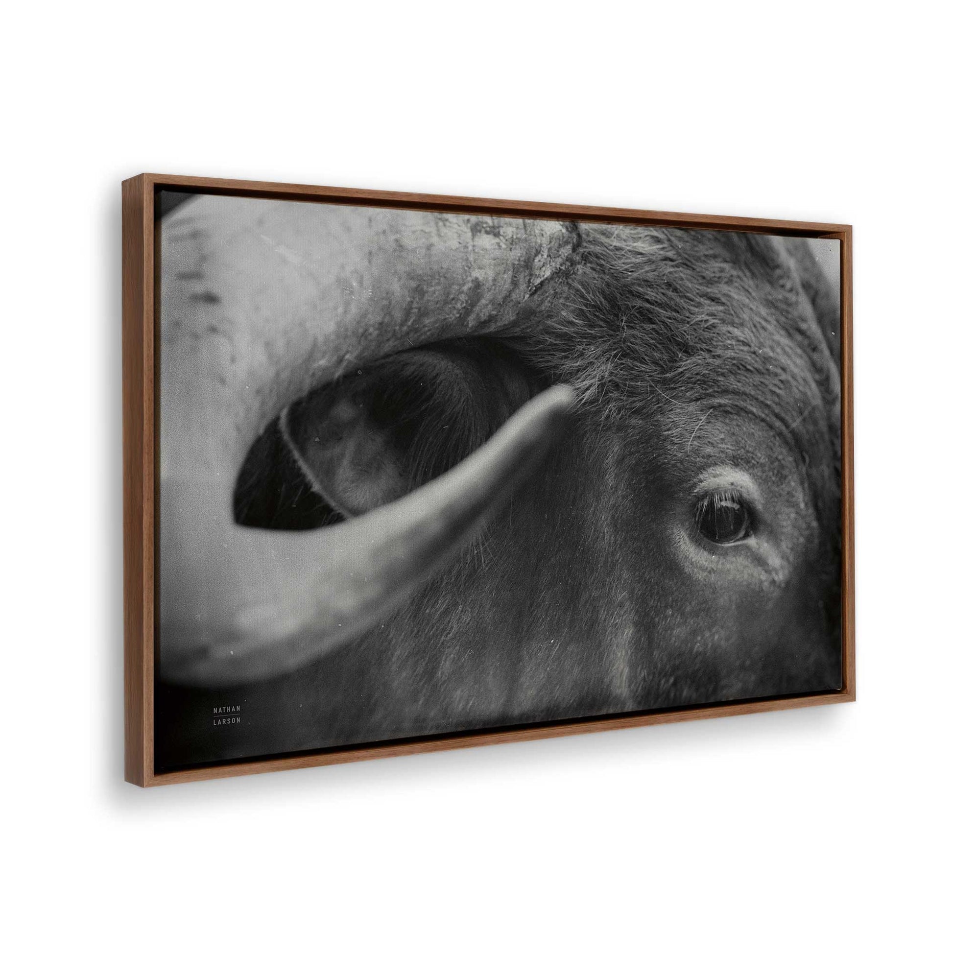 [Color:Walnut], Picture of the corner of the art