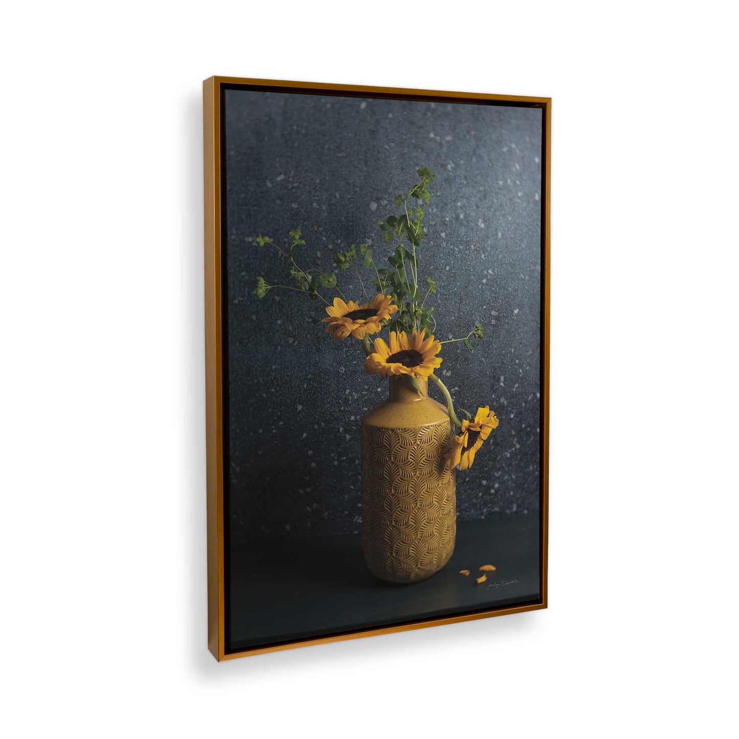 [Color:Polished Gold], Picture of the corner of the art