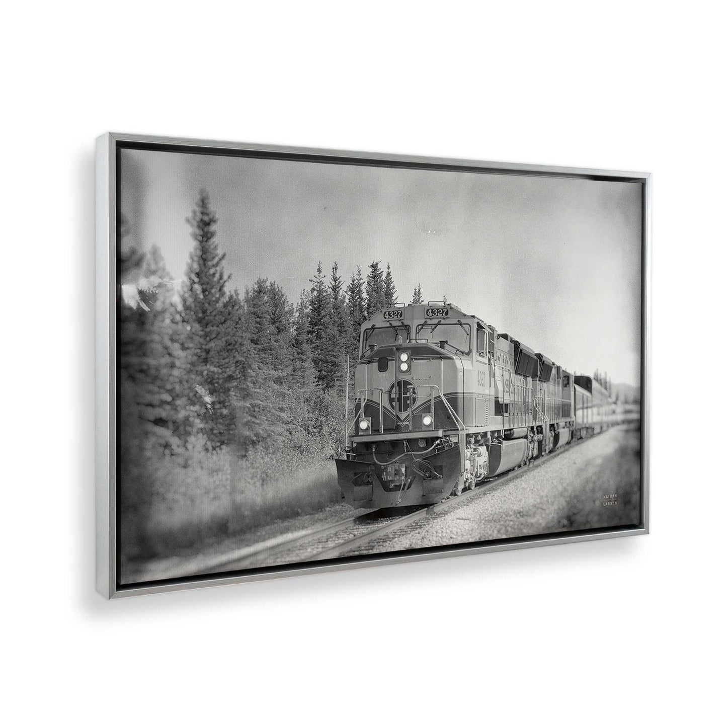 [Color:Polished Chrome], Picture of the corner of the art