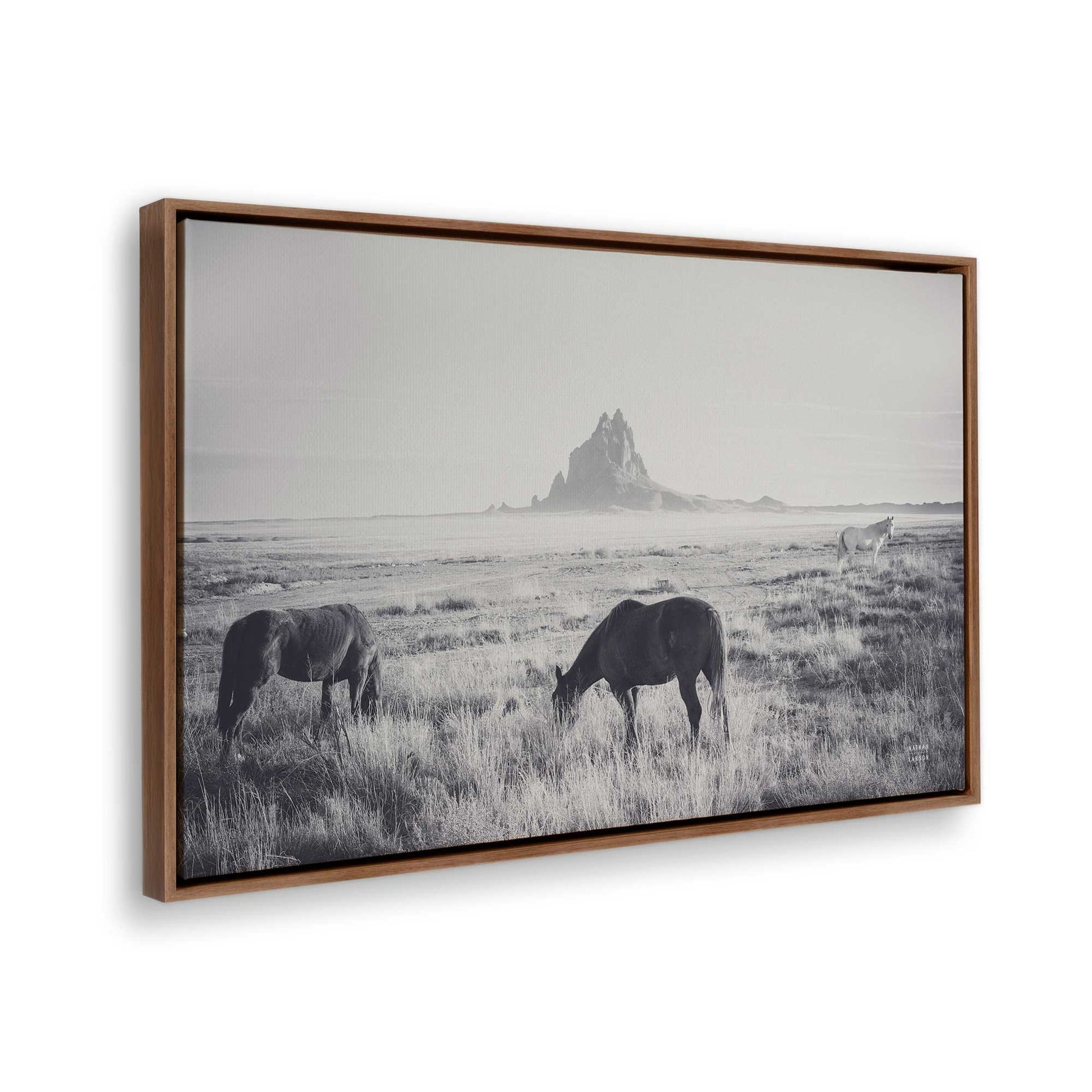 [Color:Walnut], Picture of the corner of the art