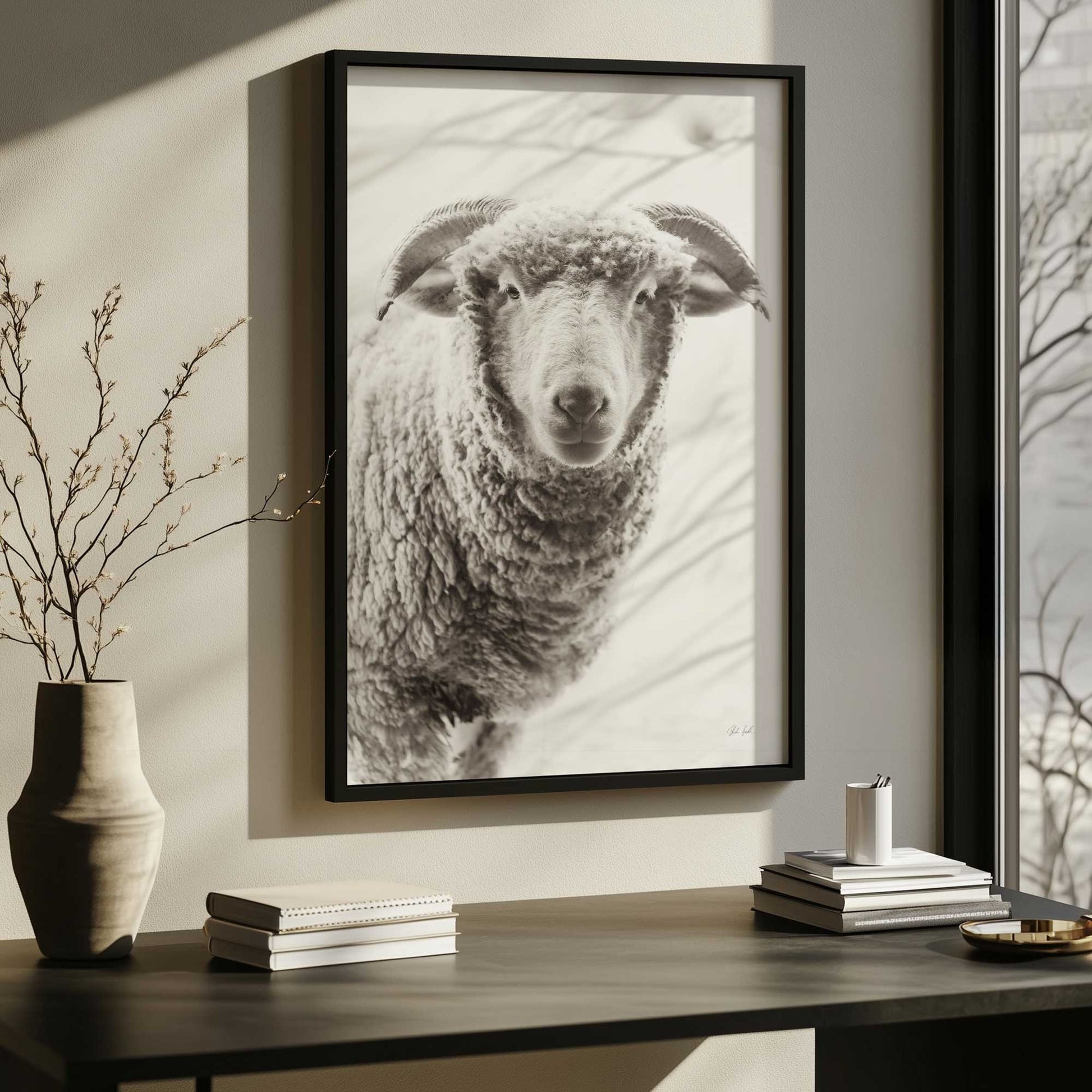 [SPECIAL],[LIFESTYLE], Picture of art hanging in a room