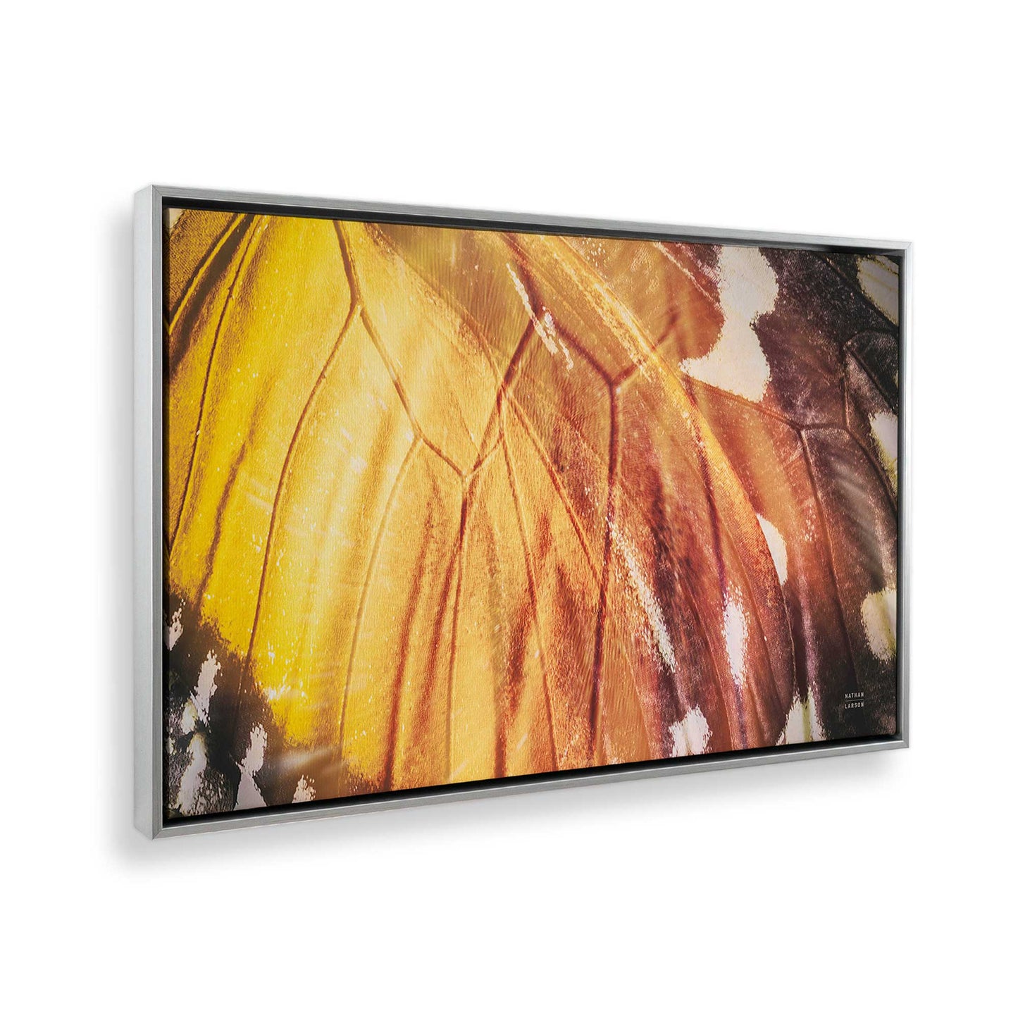 [Color:Polished Chrome], Picture of the corner of the art