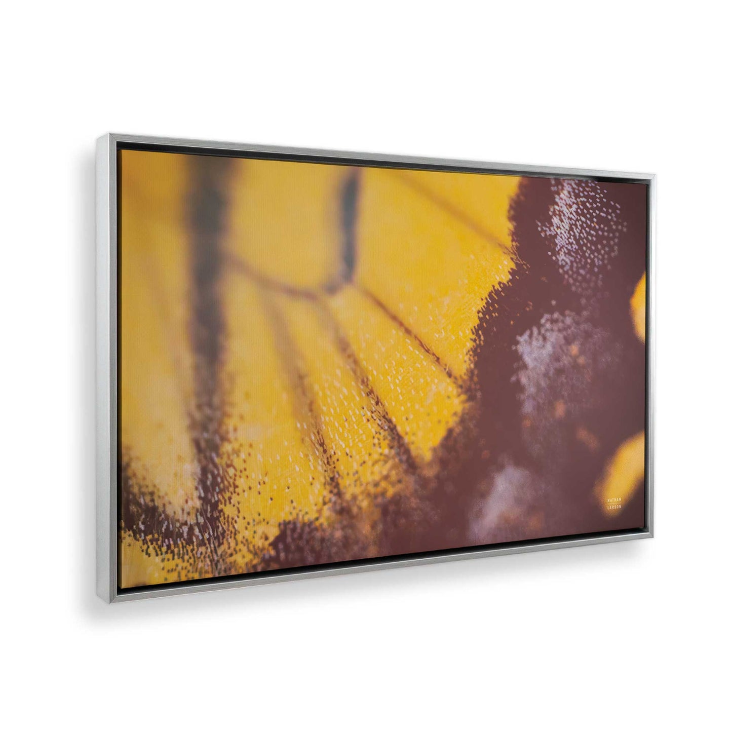 [Color:Polished Chrome], Picture of the corner of the art