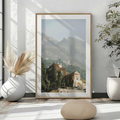 [LIFESTYLE],[SPECIAL],Picture of art in a room